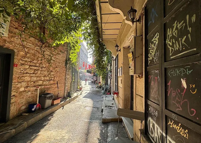 Nomad Karakoey Хостел *