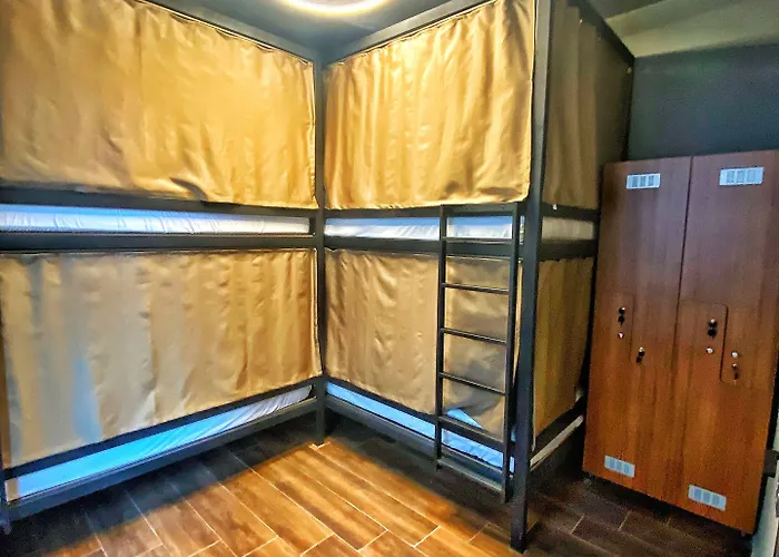 Nomad Karakoey Хостел *