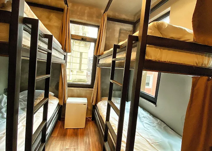 Nomad Karakoey Хостел *