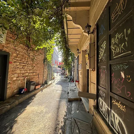 Nomad Karakoey אכסניה *