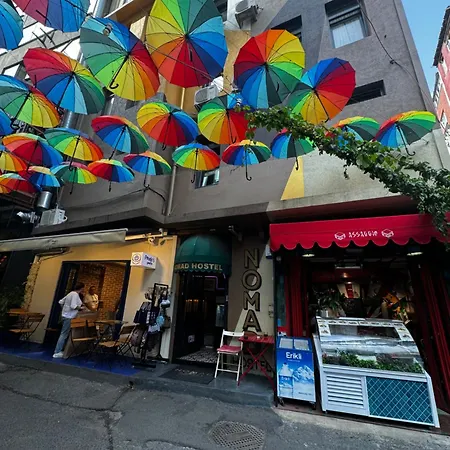 Nomad Karakoey * Isztambul