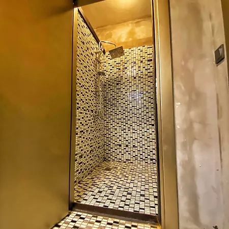 بيت شباب Nomad Karakoey *