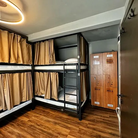 Nomad Karakoey * Стамбул