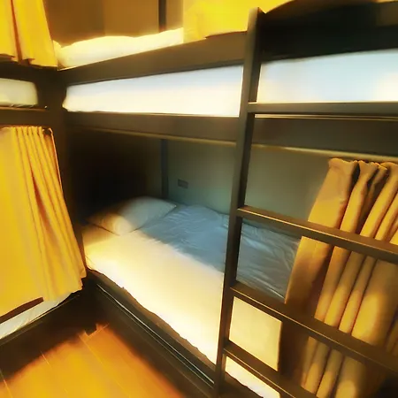 Nomad Karakoey Хостел